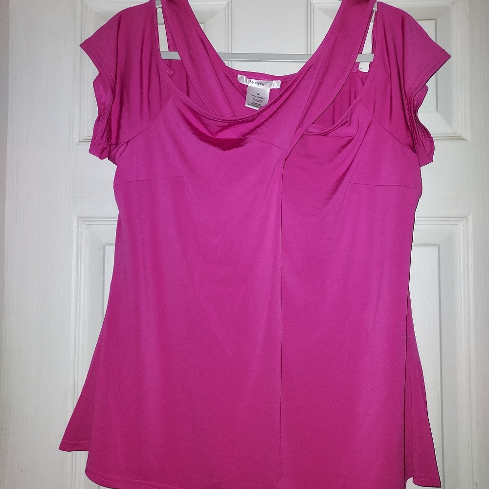 Masseys cold shoulder criss cross top 1X
